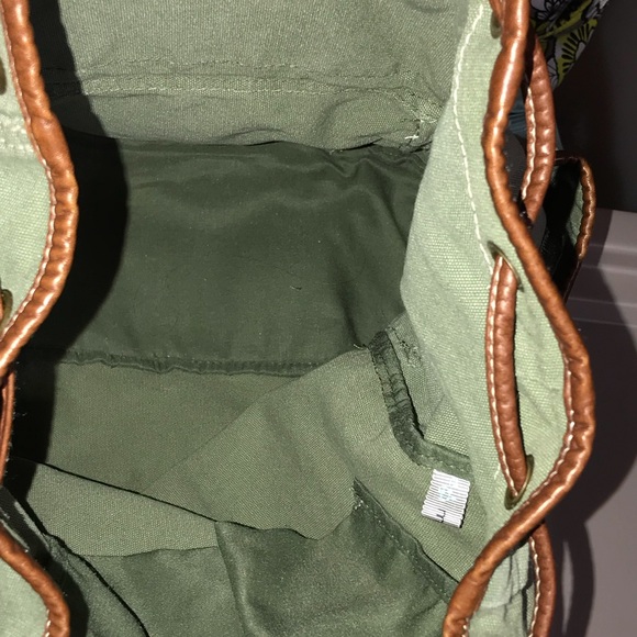 Backpack - Picture 4 of 4